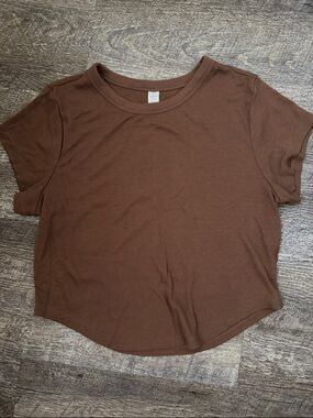 Women's Short Sleeve Crop Tee - Brown